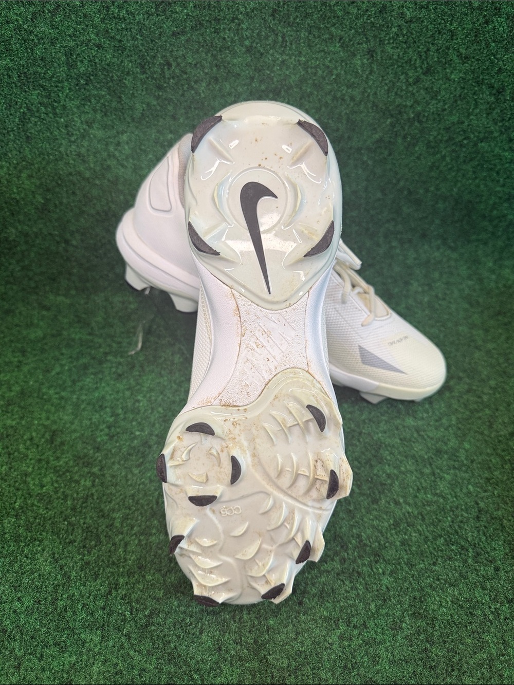 Nike Mike Trout Drag-On Baseball Cleats SZ 10.5 (White with Black Swoosh) - Picture 7 of 7